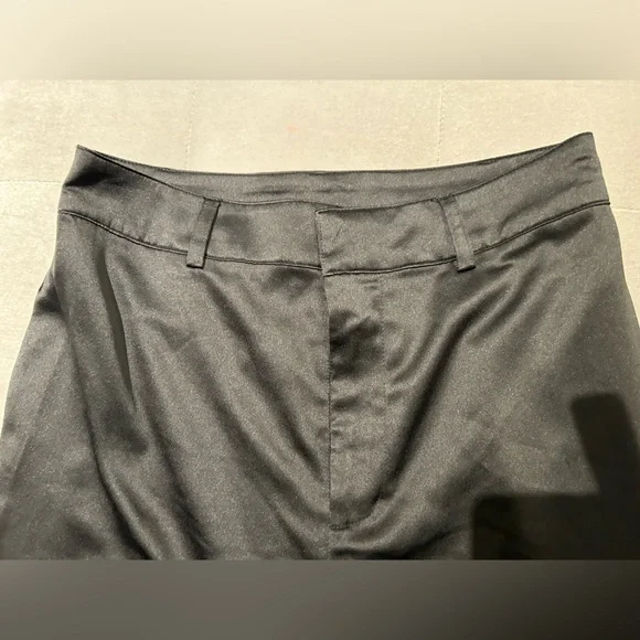 Danielle Bernstein - Picture 2 of 3